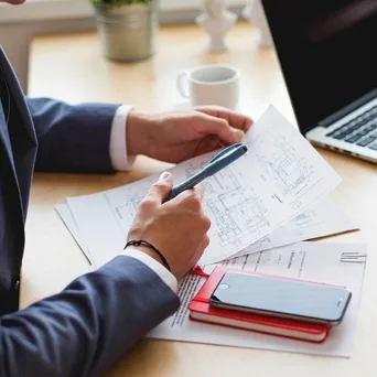 Ελεύθερος επαγγελματίας απορεί: "Γιατί χάνω διαρκώς πελάτες αφού είμαι καλός στη δουλειά μου;"