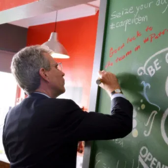 Συνάντηση του Πρέσβη των Ηνωμένων Πολιτειών με νεοφυείς επιχειρήσεις στην Πάτρα.