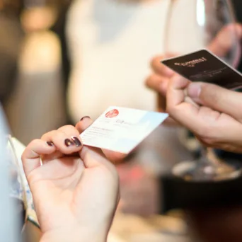 Πώς μπορεί μια επιχείρηση να λειτουργήσει ομαλά; Τις απαντήσεις δίνει το βιβλίο "Τα Πέντε Κλειδιά: Συμβιωτικές Σχέσεις Εντός και Εκτός του Εργασιακού Χώρου"