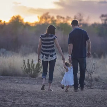 Αναλυτικός οδηγός για το επίδομα παιδιού - Ποια τα ποσά, ποιες οι ημερομηνίες πληρωμών