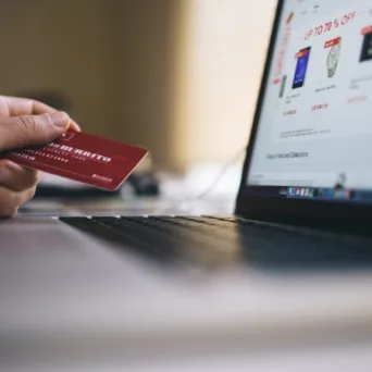 Online πωλήσεις: Ο τζίρος, η εικόνα της ελληνικής αγοράς και ο καταλυτικός ρόλος των marketplaces