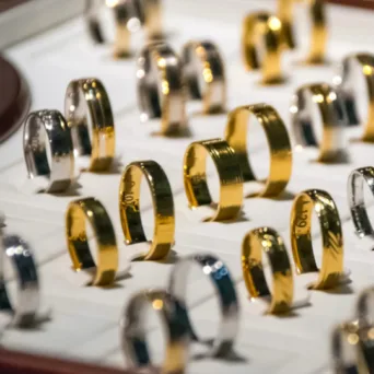 Υπάρχουν επικίνδυνα κοσμήματα; - Ο κανονισμός REACH και οι υποχρεώσεις των έμπορων