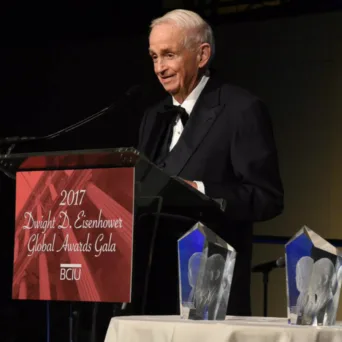 Οι 12 κανόνες της επιτυχίας δια χειρός Bill Marriott