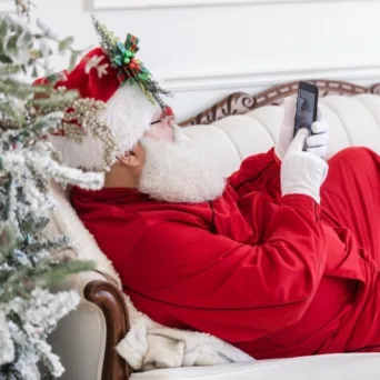 Θέλεις success story τα Χριστούγεννα; Κάντο όπως ο Άη Βασίλης!