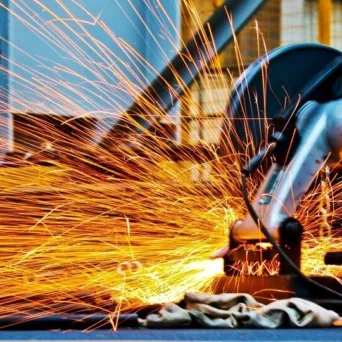 Ποιες είναι οι βασικές πιστοποιήσεις για την επιχείρησή μου;