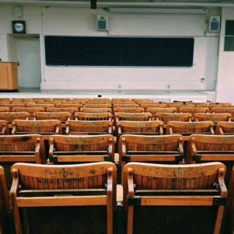 Πανεπιστήμων: το αντίπαλο δέος της εξειδίκευσης