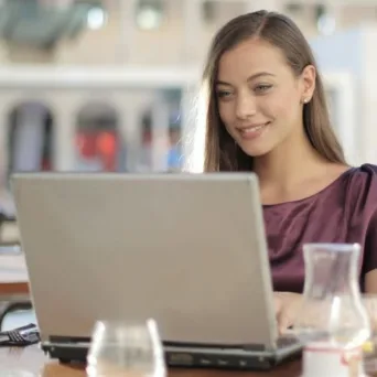 Πώς θα στραφείτε online και θα δουλέψετε μέσω του internet