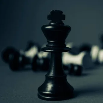 Ποιος θέλει να καταστρέψει τους ανταγωνιστές του;