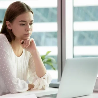 Πώς πρέπει να απαντάτε στα αρνητικά σχόλια στα social media;