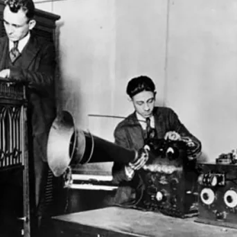 Από την ΔΕΘ και το ραδιόφωνο στο Thess-INTEC και το 5G