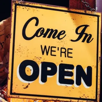 Οι επιχειρήσεις επιβιώνουν όταν «επιβιώνουν» οι πελάτες τους