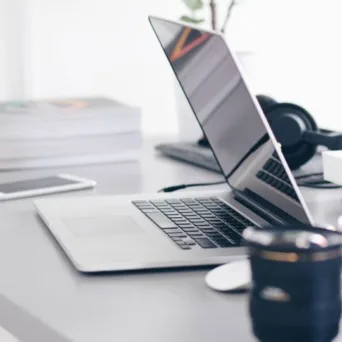 Διαδικτυακές και ψηφιακές συνεντεύξεις: Ποια η διαφορά;