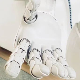 Άνθρωπος και Μηχανές: Μια σχέση αιώνων, μια διαμάχη για τον έλεγχο του κόσμου