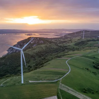 Eurobank Equities για ΔΕΗ: Στα 21 από 18 ευρώ ανεβάζει την τιμή - στόχο, διατηρεί σύσταση buy