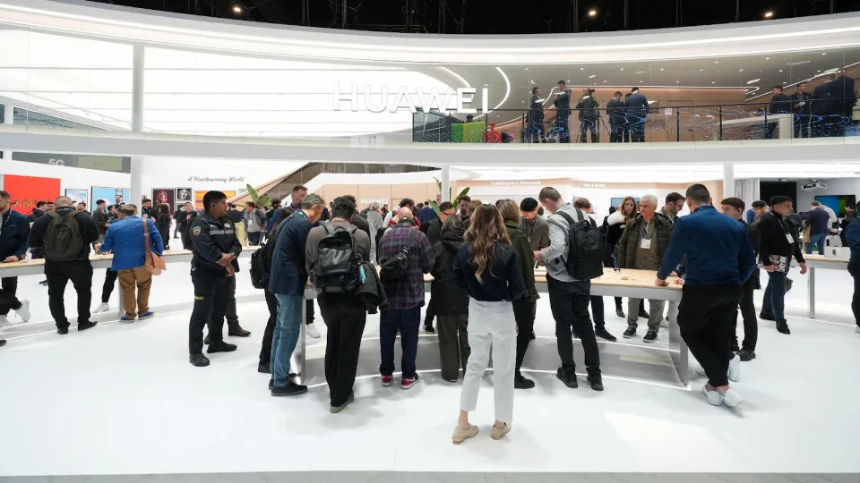 Huawei: Στρατηγικές λύσεις 5.5G (5G-Advanced) για το Mobile AI στο MWC 2025