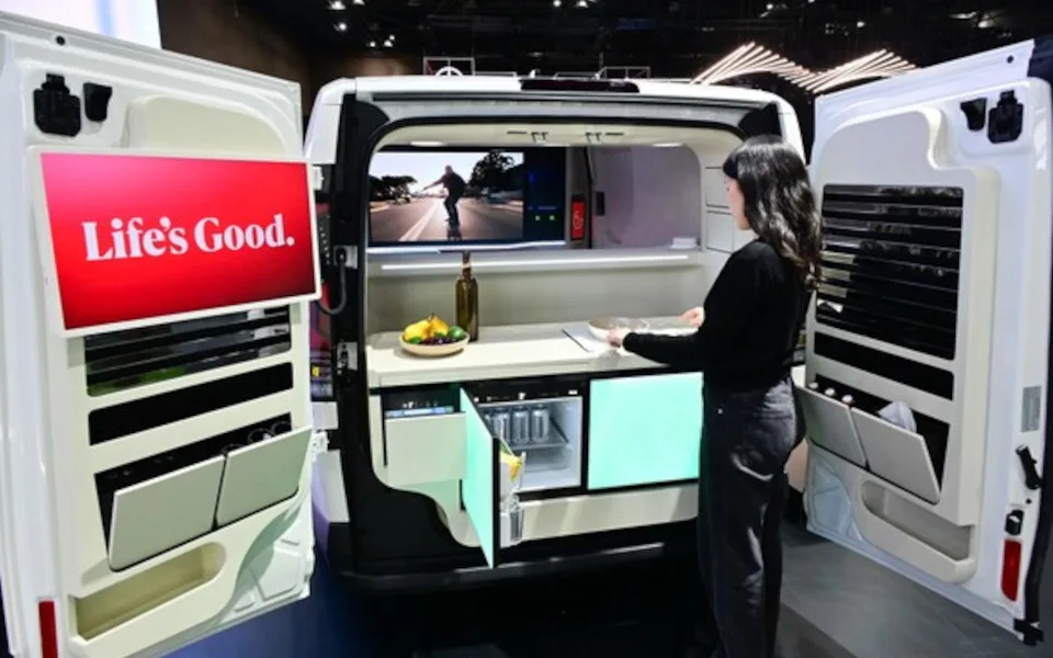 Η LG και η Kia παρουσιάζουν το Spielraum, το έξυπνο όχημα του μέλλοντος