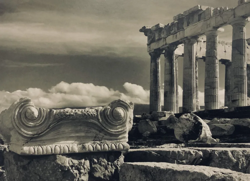 Η μαγνητική έλξη του Παρθενώνα στις φωτογραφίες της Nelly’s