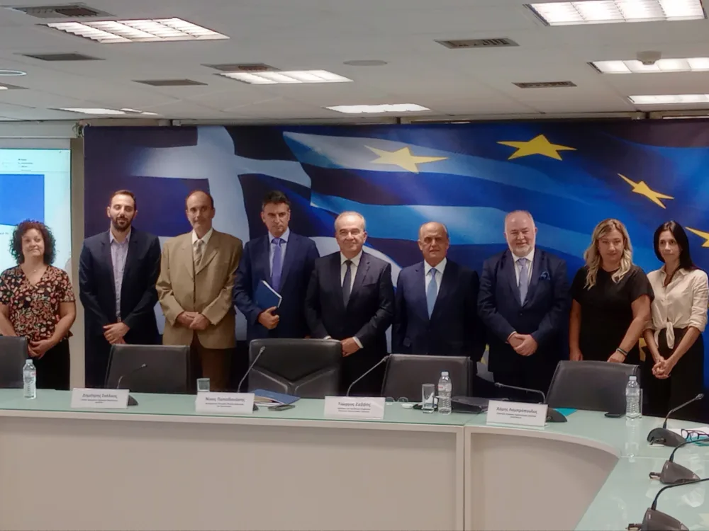 Τα 350 εκατ. για νέα ΑΦΜ - επαγγελματίες… και οι πόροι 36 δισ. ευρώ για την περίοδο 2023-2025