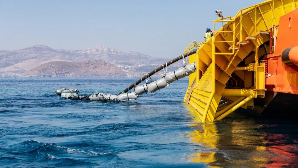 ΑΔΜΗΕ: Αύξηση της ευρωπαϊκής προχρηματοδότησης για τη διασύνδεση Ελλάδας-Κύπρου-Ισραήλ