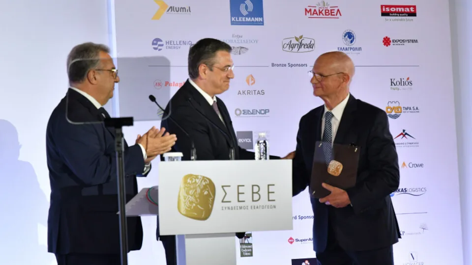 Ο Πρόεδρος του Ομίλου ISOMAT, Στέφανος Τζιρίτης, τιμήθηκε με το βραβείο «Χρυσός Αλέξανδρος» του ΣΕΒΕ