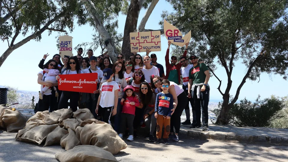 Συνεργασία Johnson & Johnson MedTech Ελλάδας - Polygreen για τη βιώσιμη διαχείριση αποβλήτων