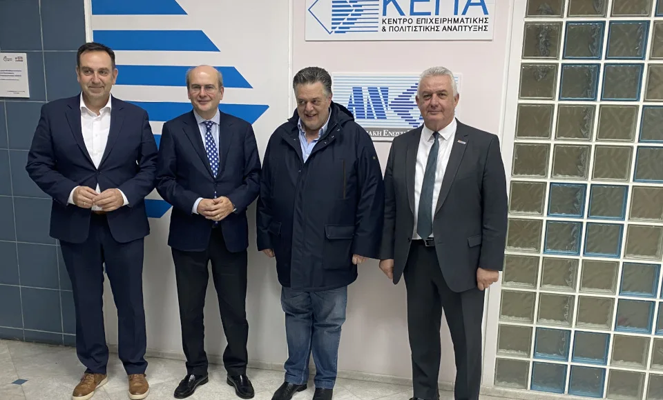 Επίσκεψη Χατζηδάκη στην ΚΕΠΑ-ΑΝΕΜ: Ενημέρωση για τη δραστηριότητά της και τα προγράμματα ΕΣΠΑ