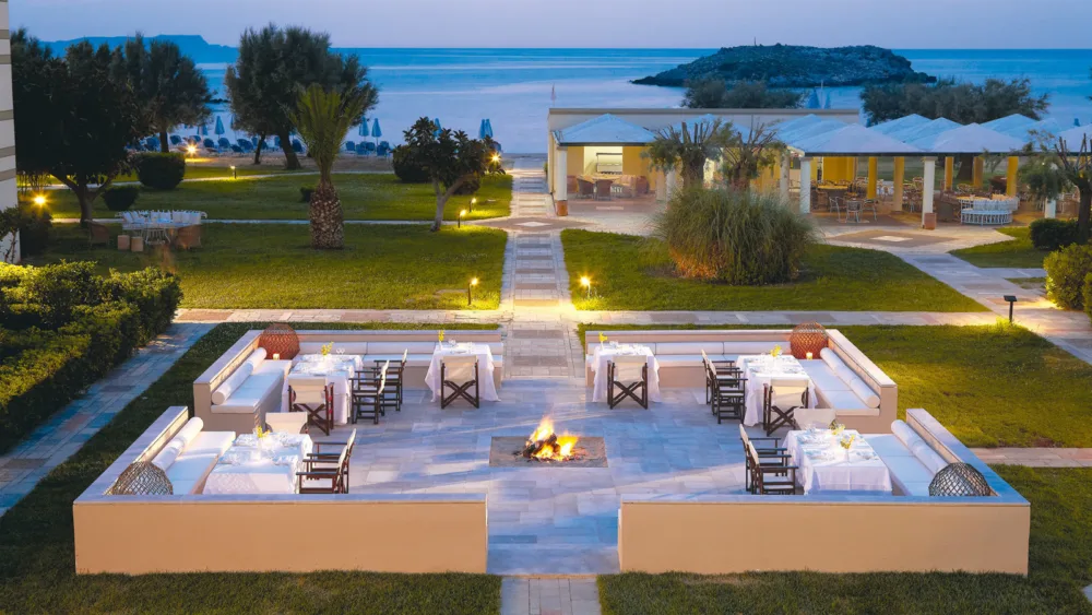 Εξαγορά της ξενοδοχειακής μονάδας «Meli Palace» στην Κρήτη