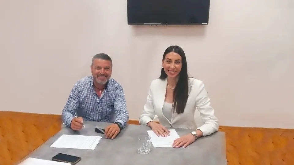 Συνεργασία NeoTextile με Recycom για την ανακύκλωση ενδυμάτων