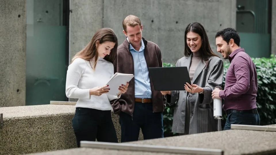 Η Dialectica επενδύει στη νέα γενιά μαθητών μέσα από τη συνεργασία της με το The Tipping Point