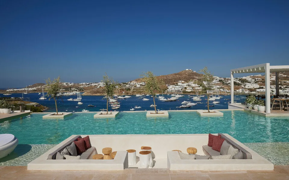 Δύο ισχυρές προτάσεις φιλοξενίας από τη Louis Hotels στη Μύκονο