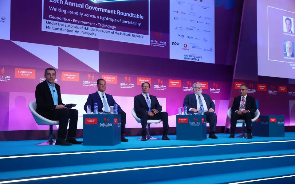 ΠΕΦ: Ανάγκη να κατευθυνθούν στρατηγικά εθνικοί και ευρωπαϊκοί πόροι στη φαρμακοβιομηχανία