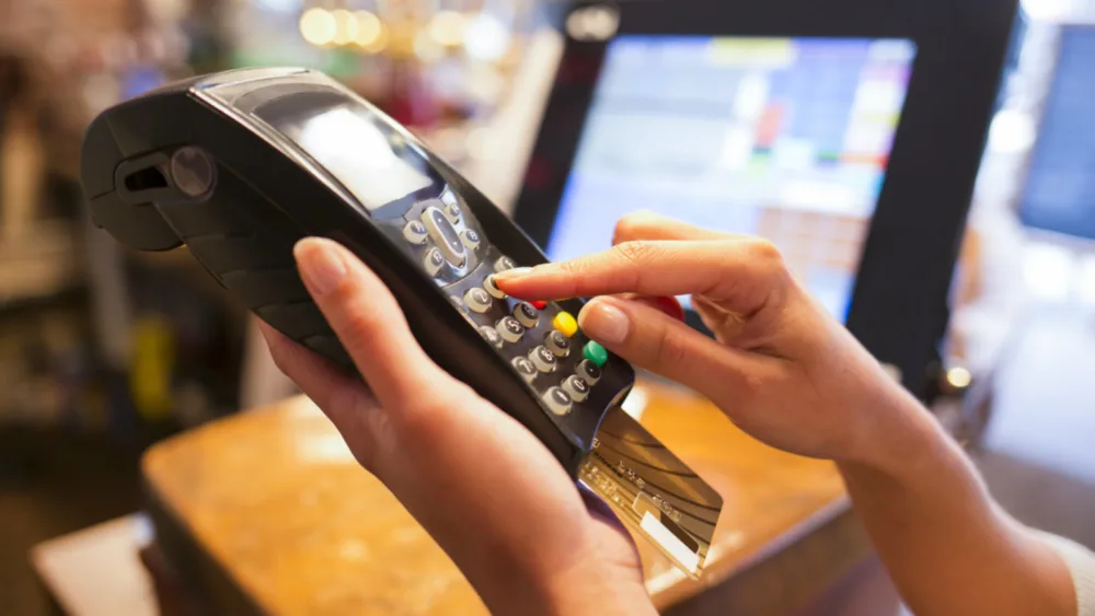 Ηλεκτρονικές πληρωμές με το 30% του εισοδήματος έως το τέλος του έτους - Νωρίτερα φέτος το δώρο Χριστουγέννων