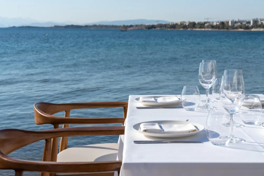 Το εστιατόριο Παπαϊωάννου αποκτά νέο σπίτι στη Μύκονο