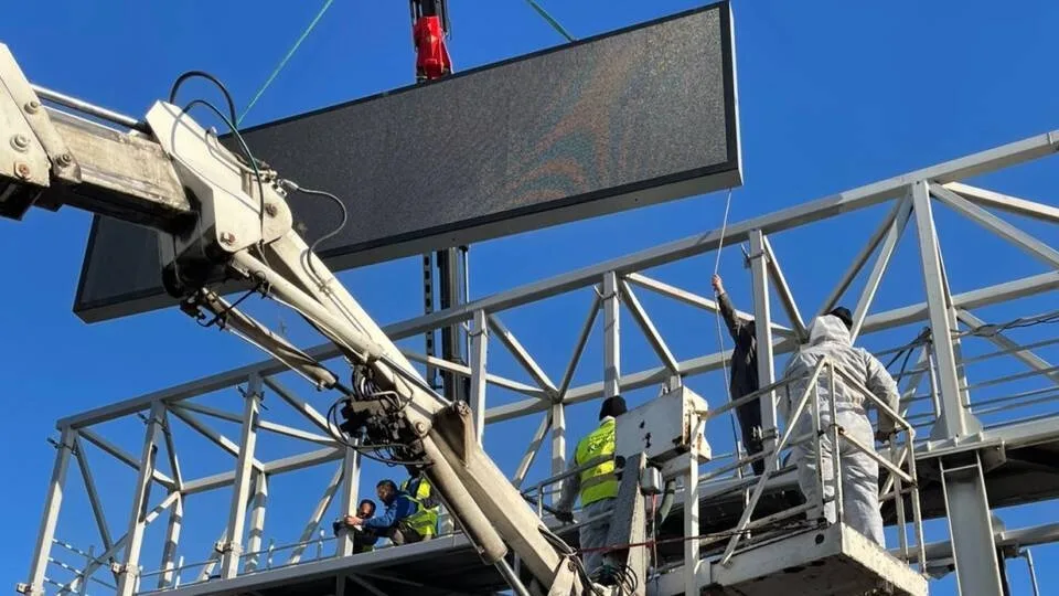 Περ. Αττικής: Συνεχίζεται η τοποθέτηση πινακίδων νέας τεχνολογίας Full Matrix