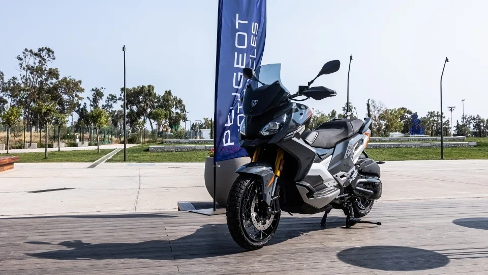 Ο Σαρακάκης παρουσίασε τη νέα εποχή της Peugeot Motocycles στην Ελλάδα