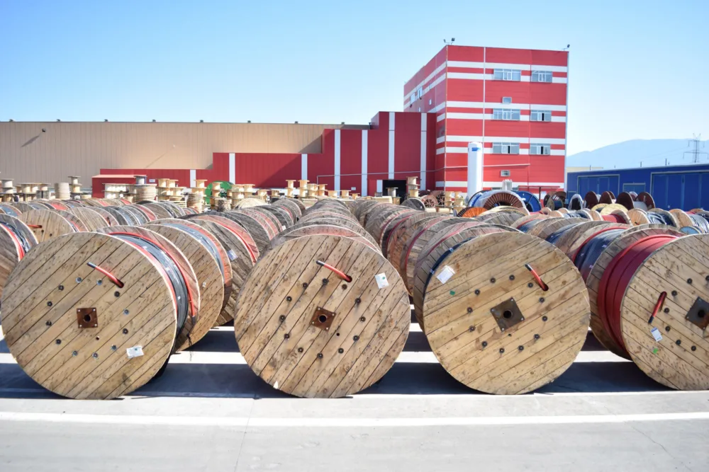 Η Hellenic Cables αναλαμβάνει την κατασκευή υπογείων καλωδίων για τον ΑΔΜΗΕ