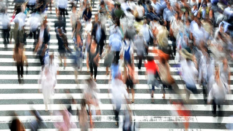 Αύξηση κατώτατου μισθού: Αντιδράσεις επαγγελματικών φορέων