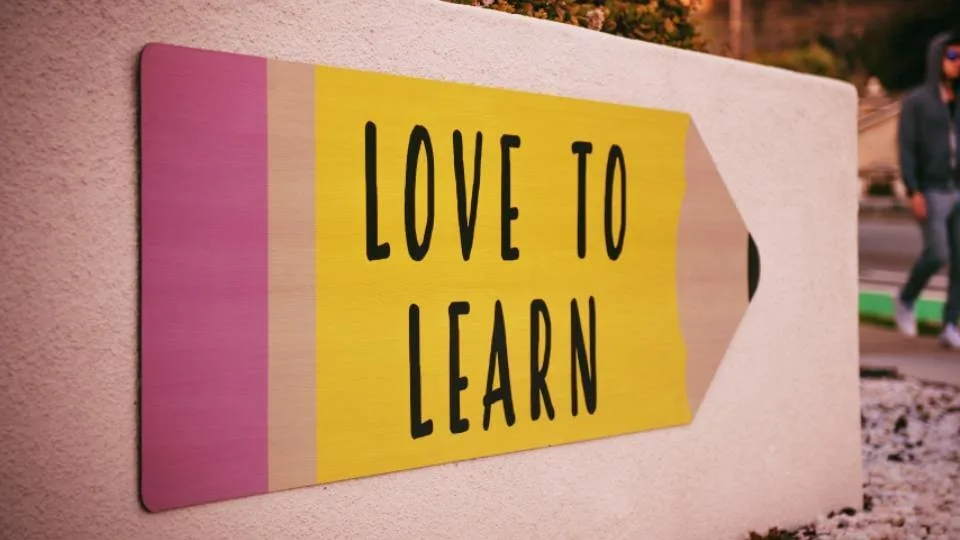 Το να «διδάσκεις» άλλους είναι ο καλύτερος τρόπος για να μάθεις εσύ