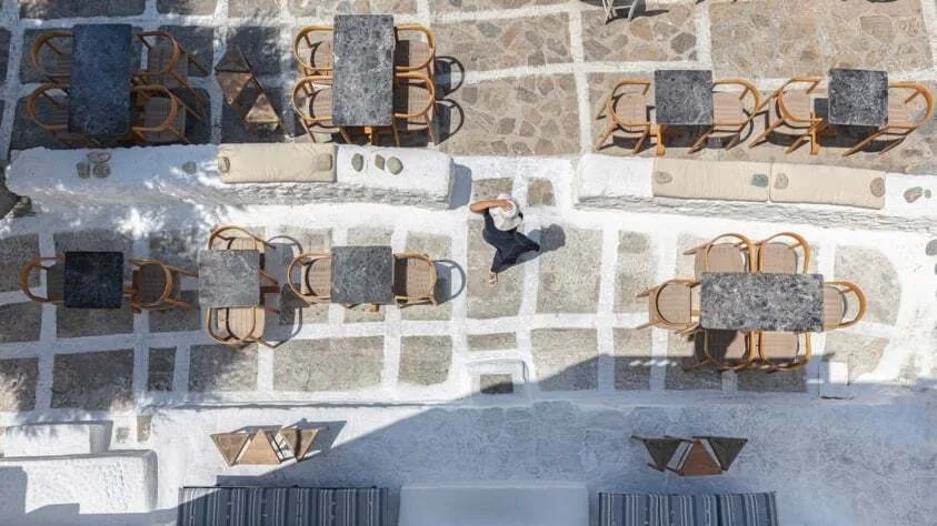 Parthenis Cafe: Απολαμβάνοντας τις Κυκλάδες του χθες στο σήμερα