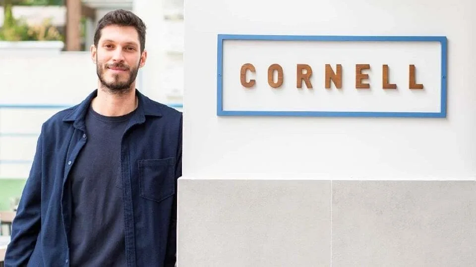 Cornell: Ο Χολαργός απέκτησε ένα νέο σημείο αναφοράς