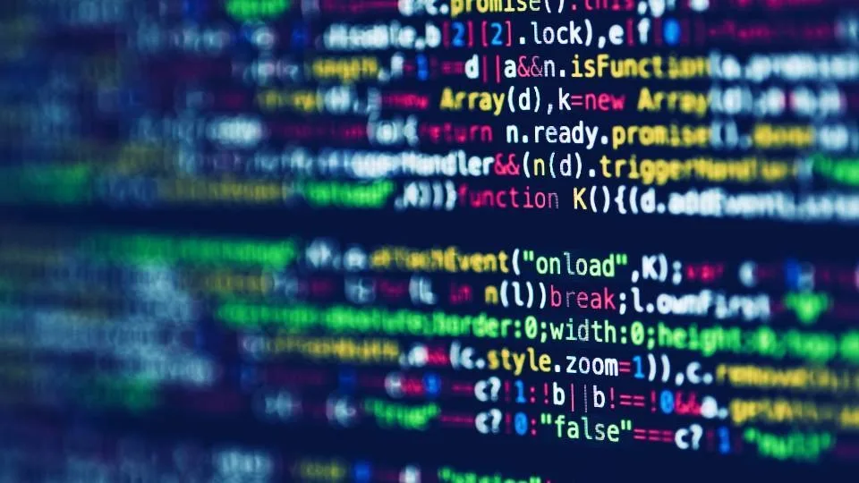 Τα skills και οι γλώσσες προγραμματισμού που «ψάχνει» η αγορά πληροφορικής