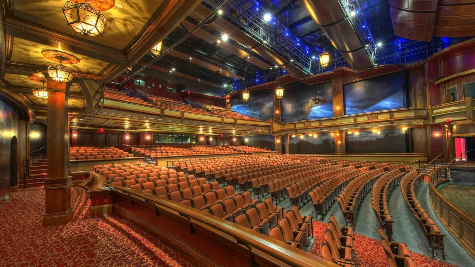 Αυλαία και πάμε (ξανά)