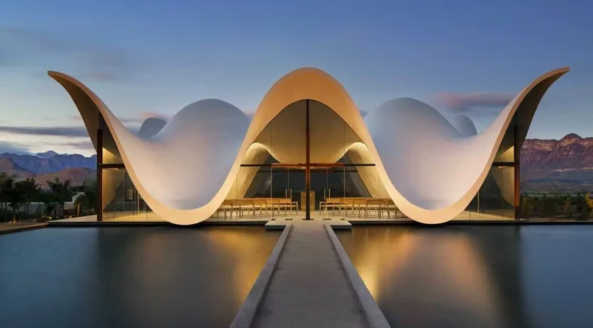 Θα “αναγνωρίζατε” αυτές τις αρχιτεκτονικές δομές ως εκκλησίες;