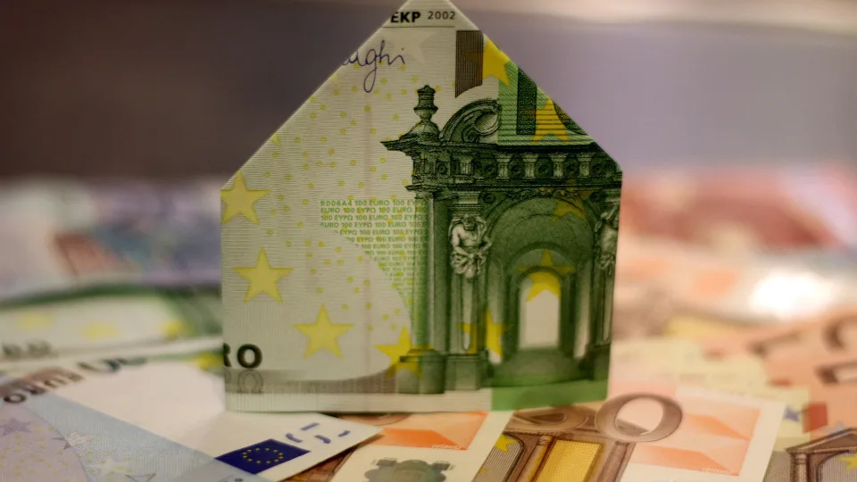 «Παγώνουν» για 12 μήνες τα επιτόκια των στεγαστικών δανείων στις τιμές της 31ης Μαρτίου
