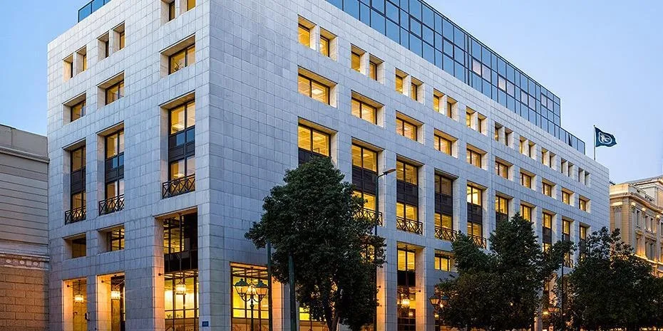 Εθελούσια στην Alpha Bank: Τι πρέπει να ξέρετε για αποζημίωση, καλύψεις και άλλες επιλογές