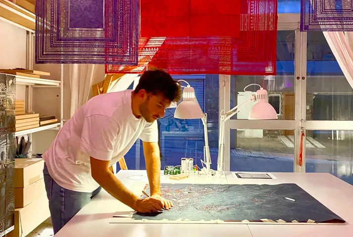 Paper Love: Μια έκθεση για όσα δεν παρατηρούμε