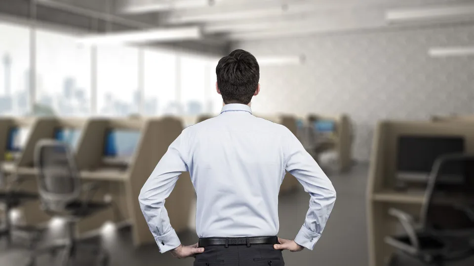 «Να κάνετε πωλήσεις και όχι απολύσεις»