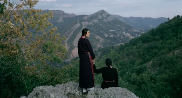 Η φωτογραφική έκθεση "Spirits Unseen" στο Μουσείο Μπενάκη