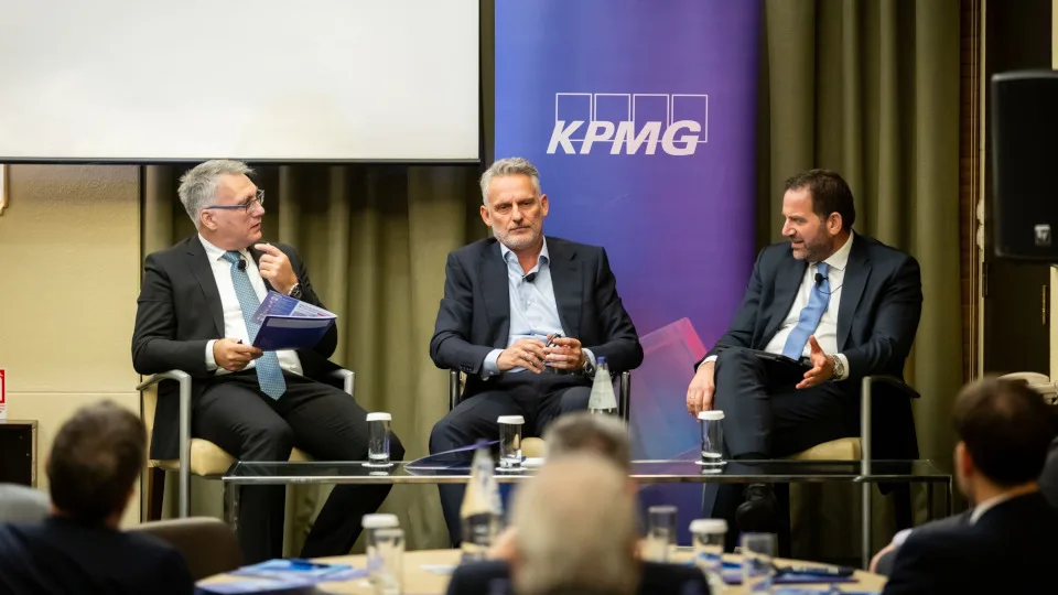 Η συζήτηση Μαζαράκη - Χρηστίδη για την ασφαλιστική αγορά