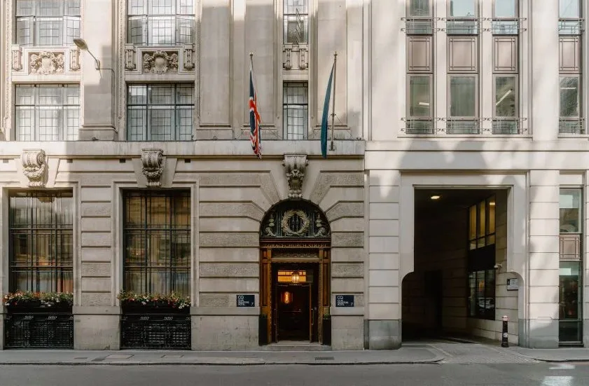 Η τράπεζα του Λονδίνου που μετατράπηκε σε σύγχρονο ξενοδοχείο